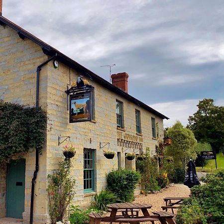 The Greyhound Inn トーントン エクステリア 写真