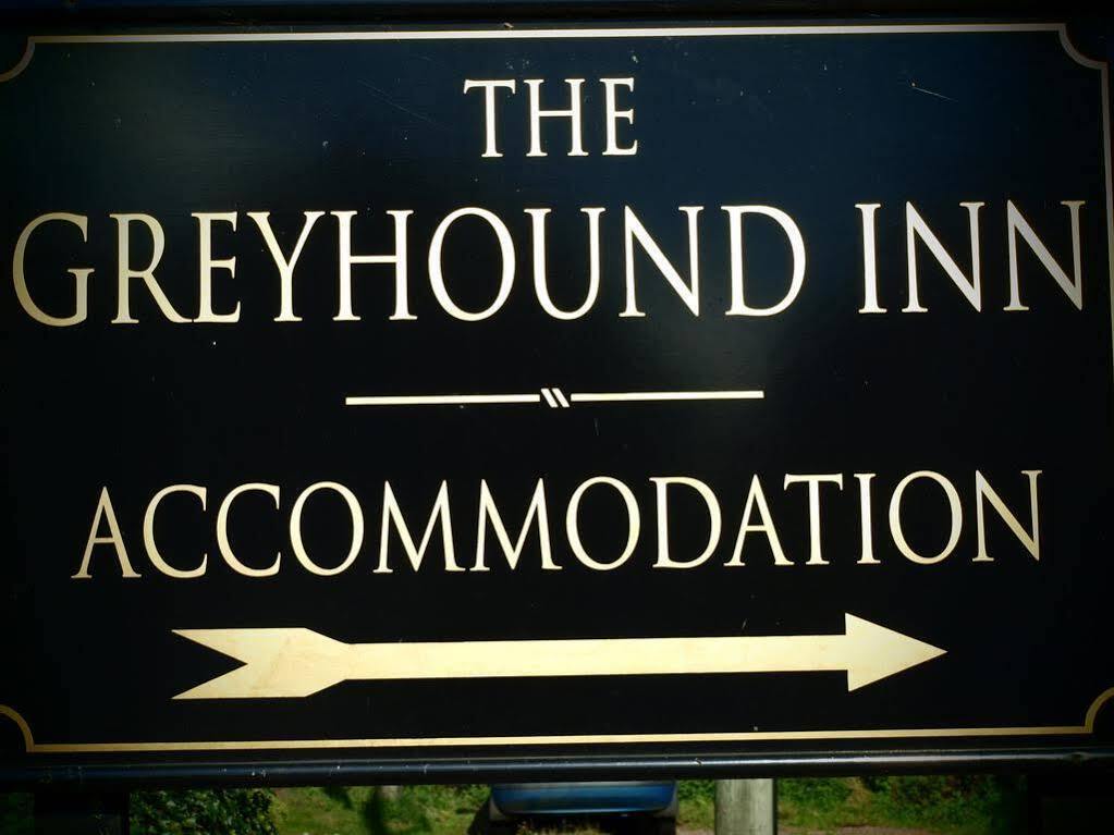 The Greyhound Inn トーントン エクステリア 写真